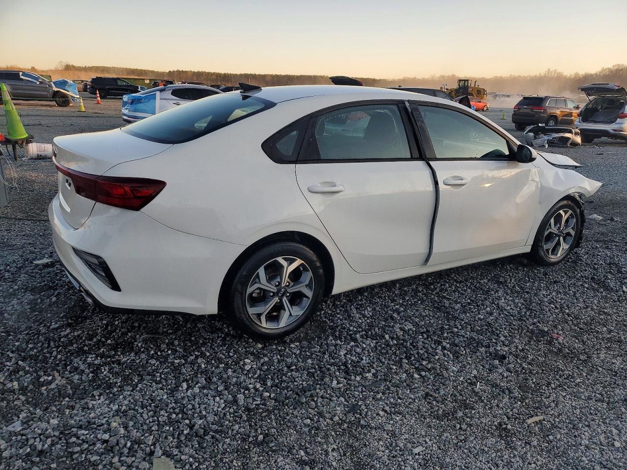 2021 KIA FORTE FE photo 7