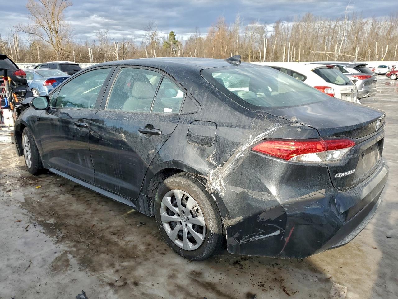 2021 TOYOTA COROLLA LE photo 2