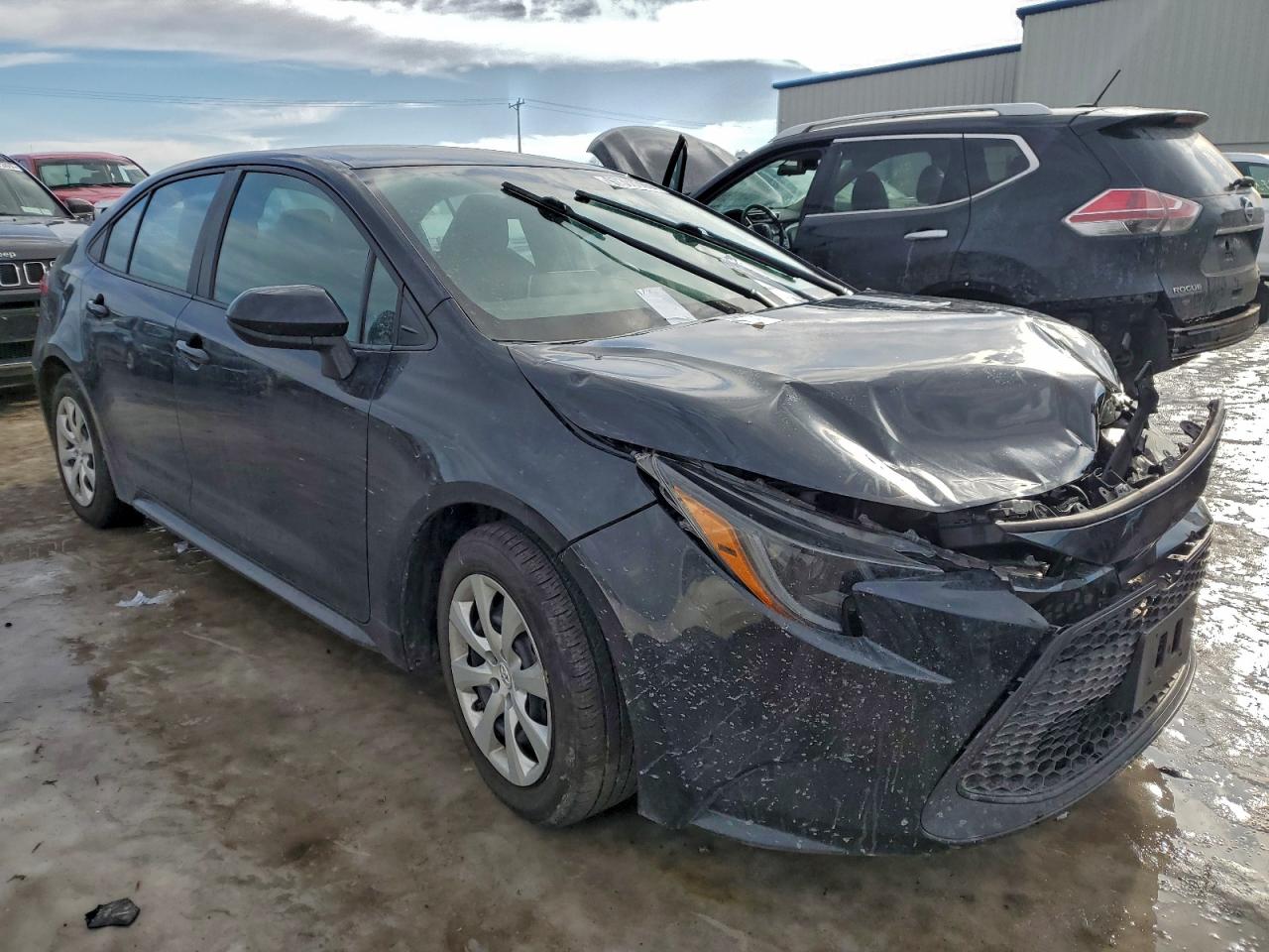 2021 TOYOTA COROLLA LE photo 4