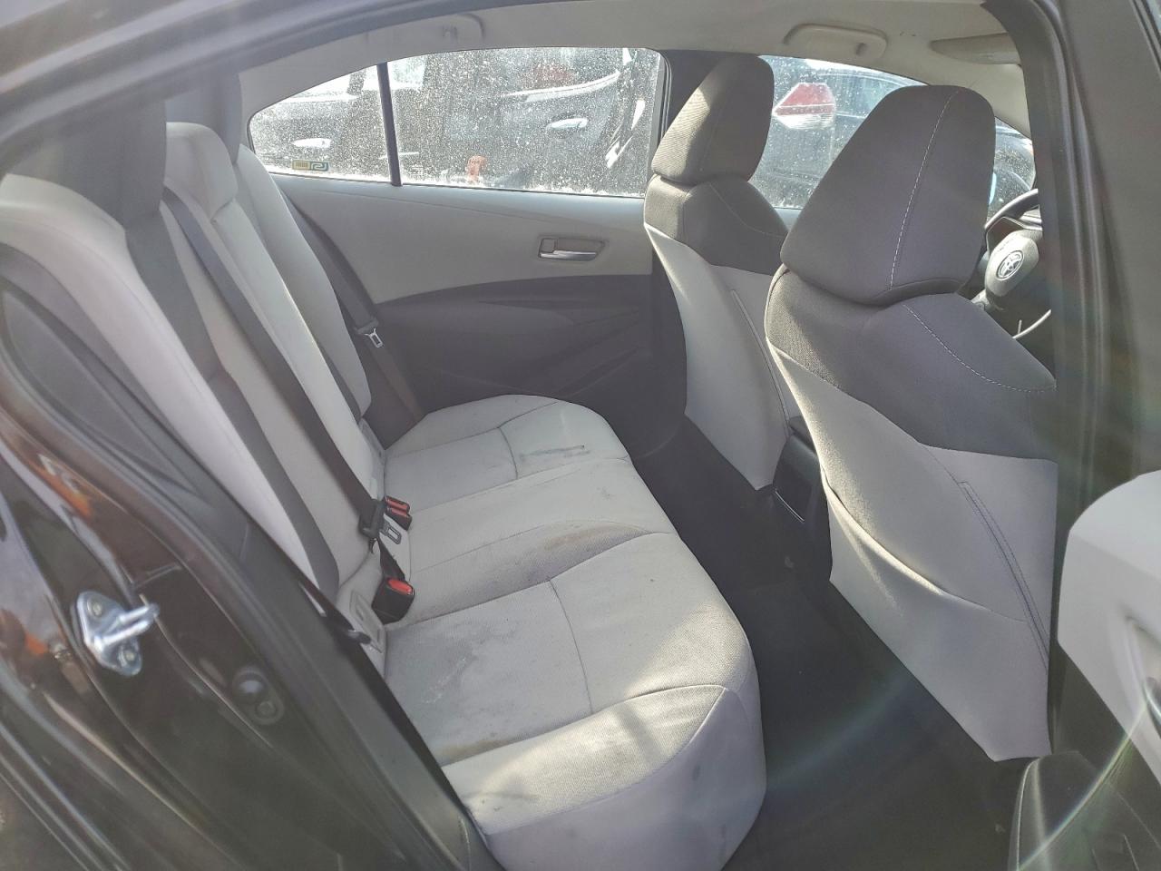2021 TOYOTA COROLLA LE photo 10