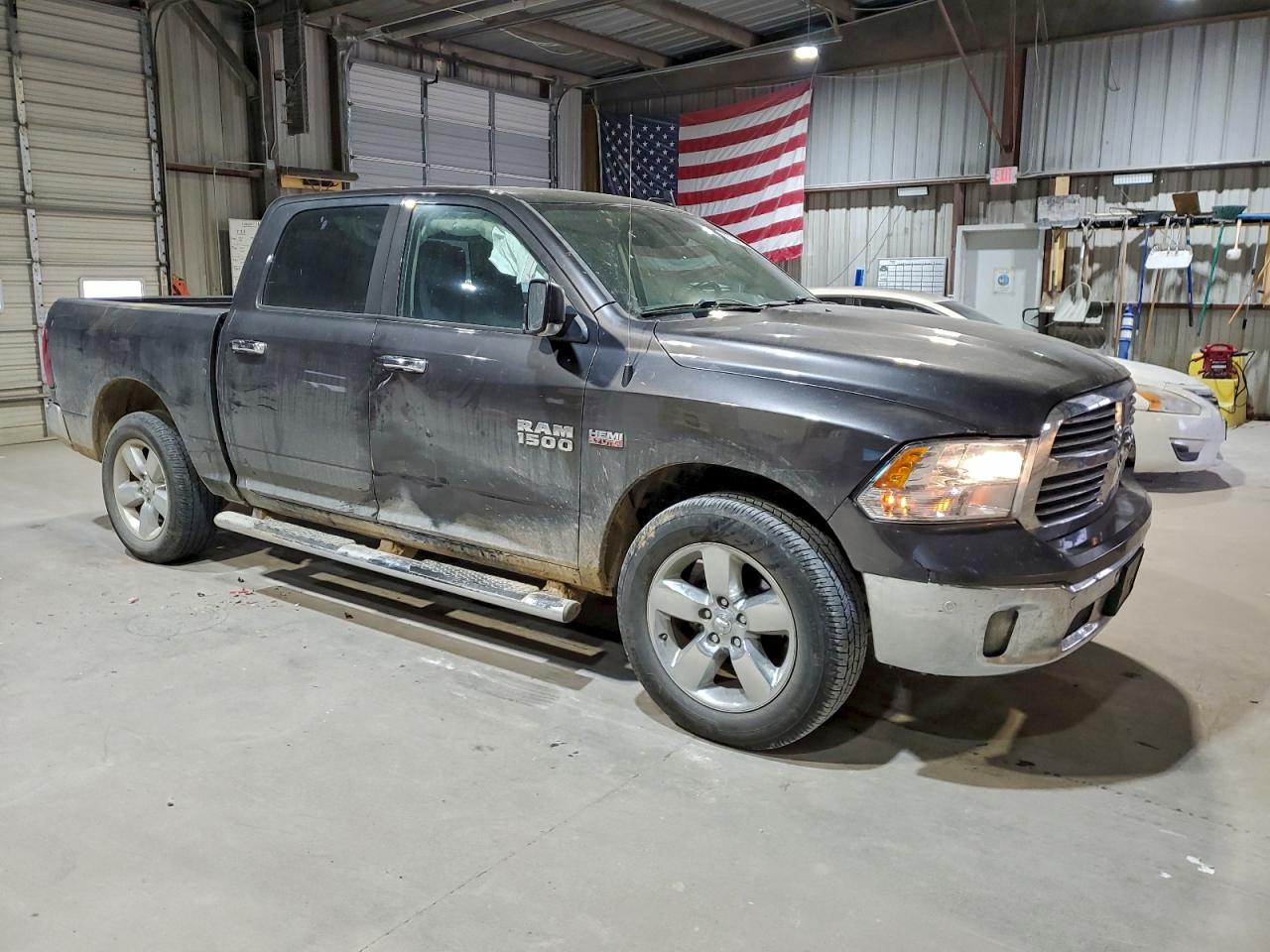 2016 RAM 1500 SLT photo 7