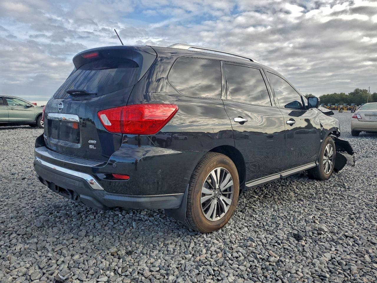 2017 NISSAN PATHFINDER S photo 3