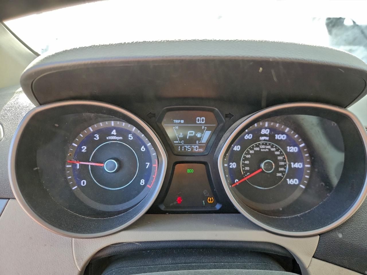 2016 HYUNDAI ELANTRA SE photo 9
