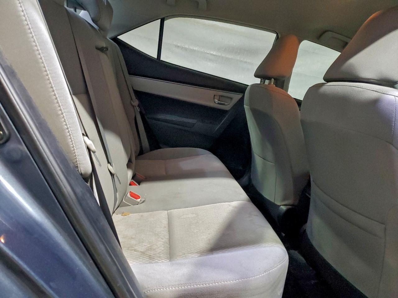 2015 TOYOTA COROLLA L photo 10