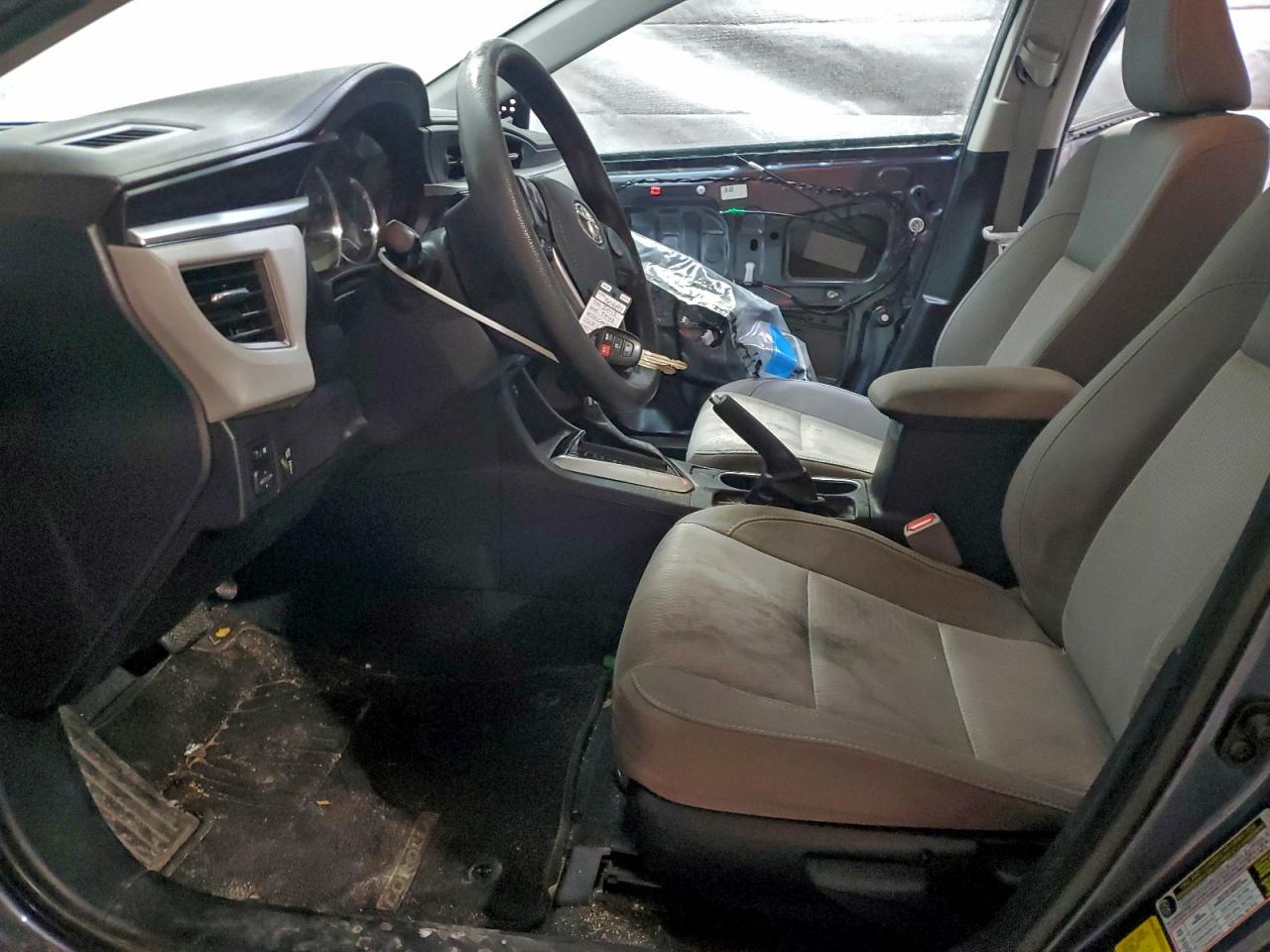2015 TOYOTA COROLLA L photo 7