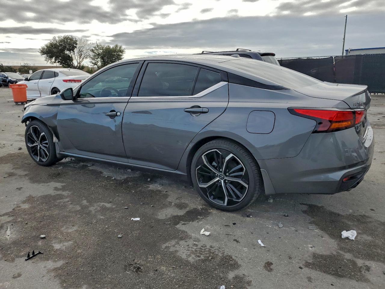 2024 NISSAN ALTIMA SR photo 3