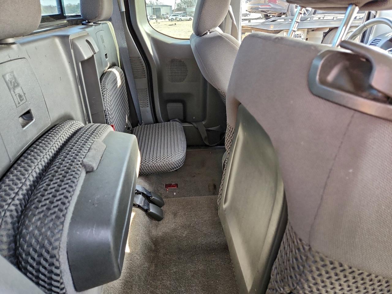 2011 NISSAN FRONTIER SV photo 10