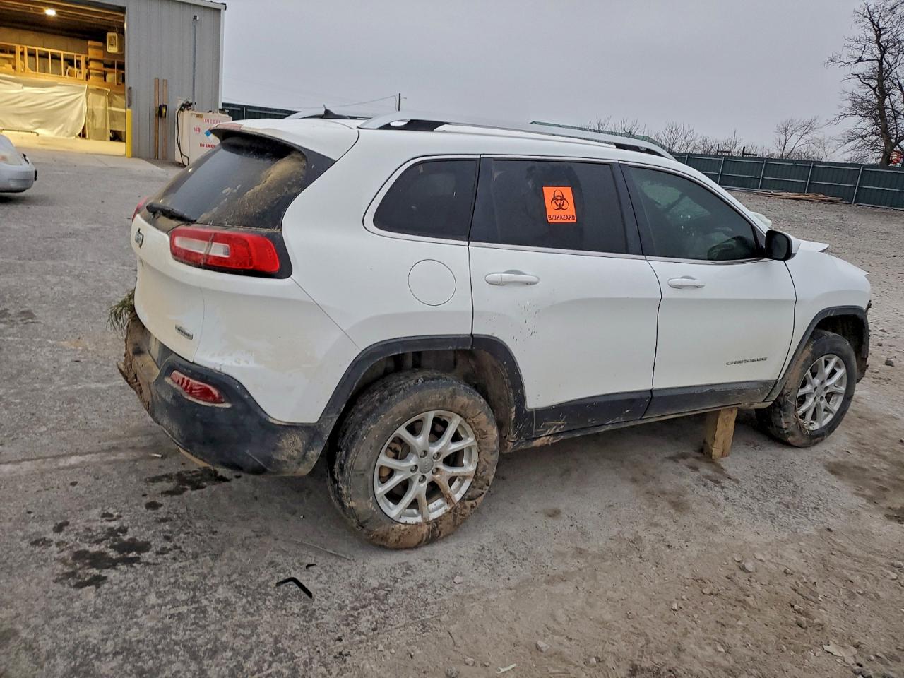 2015 JEEP CHEROKEE LATITUDE photo 3