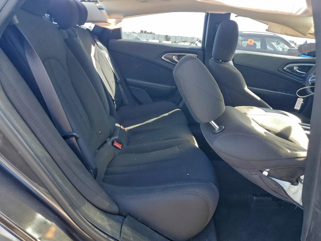 2016 CHRYSLER 200 LIMITED photo 10