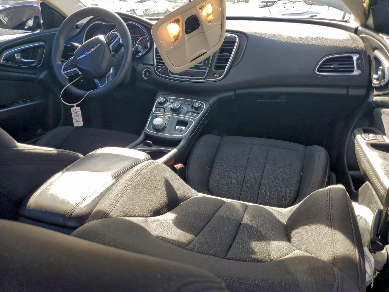 2016 CHRYSLER 200 LIMITED photo 8