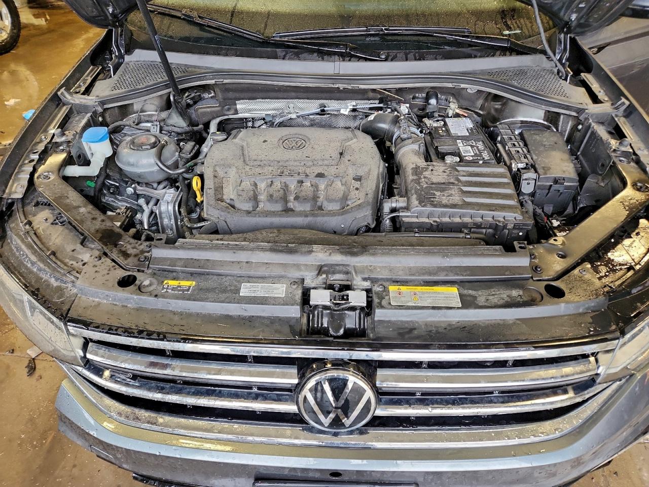 2024 VOLKSWAGEN TIGUAN SEL R-LINE BLACK photo 23