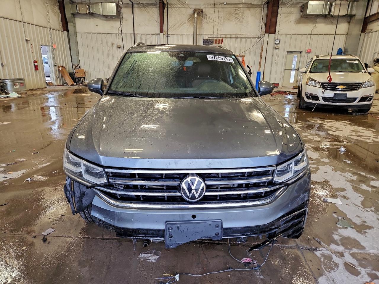 2024 VOLKSWAGEN TIGUAN SEL R-LINE BLACK photo 9