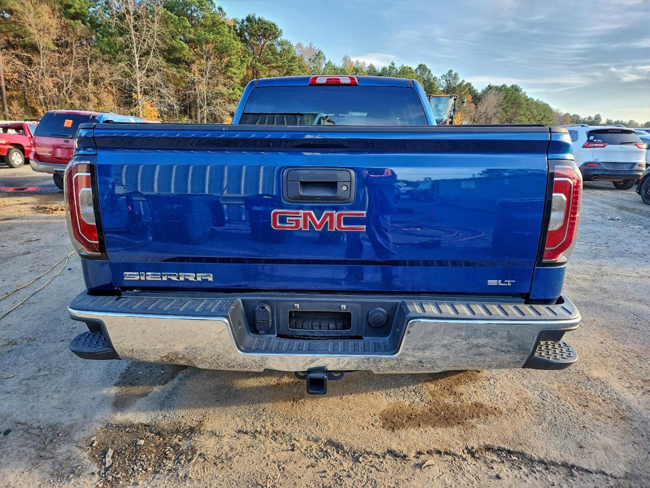 2017 GMC SIERRA K1500 SLT photo 6