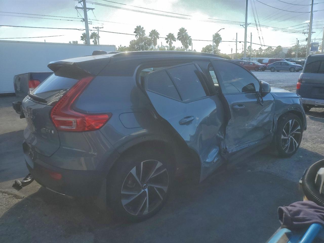2020 VOLVO XC40 T5 R-DESIGN photo 5