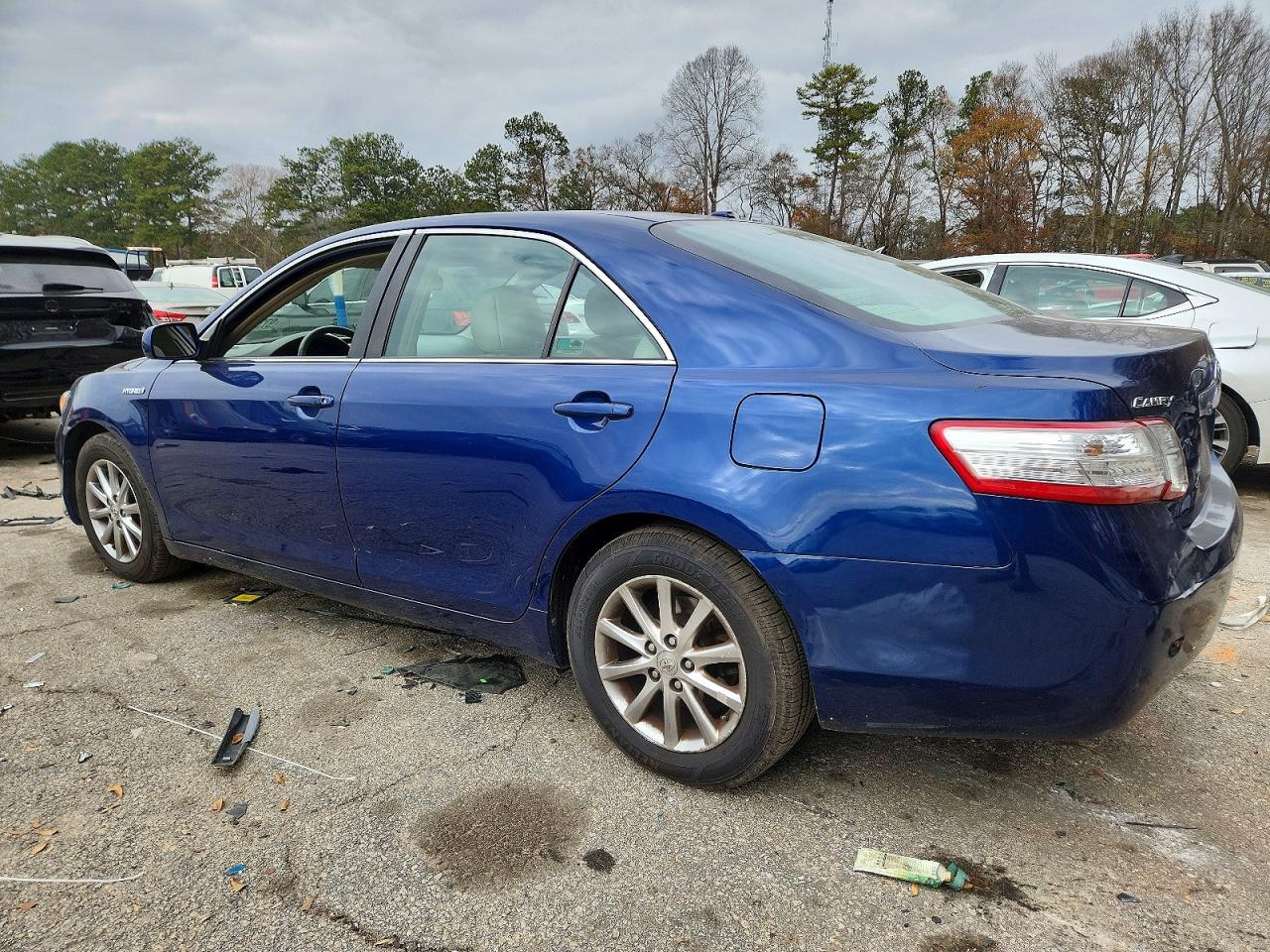 2011 TOYOTA CAMRY HYBRID photo 2