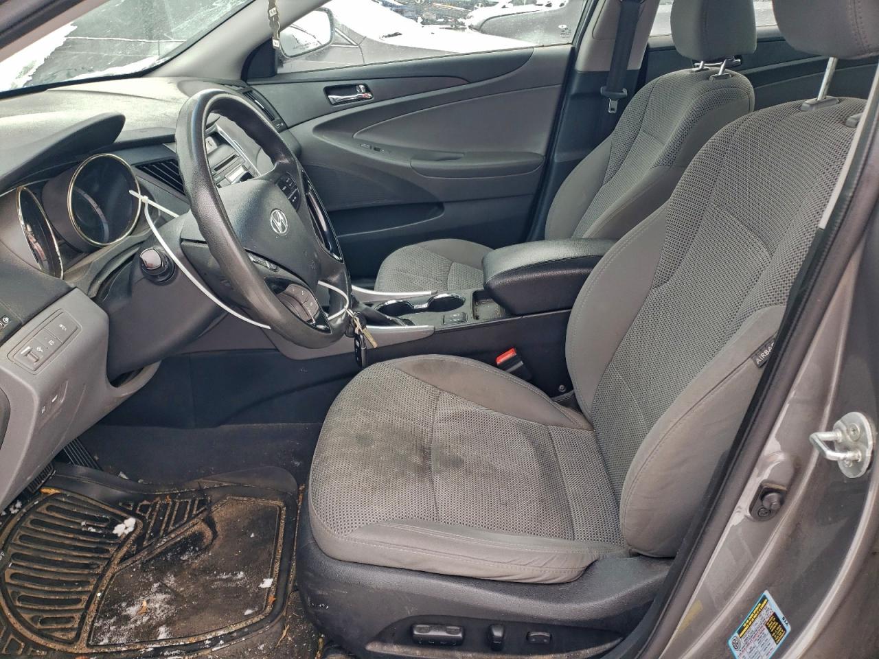2013 HYUNDAI SONATA GLS photo 13