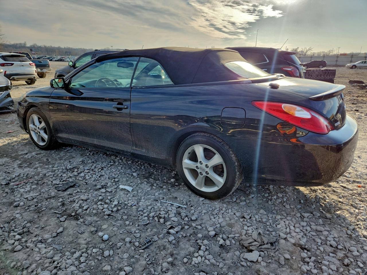 2005 TOYOTA CAMRY SOLARA SE photo 2