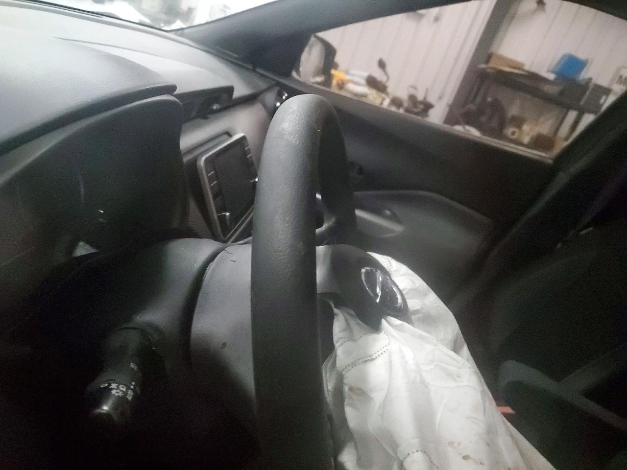 2019 NISSAN KICKS S photo 9