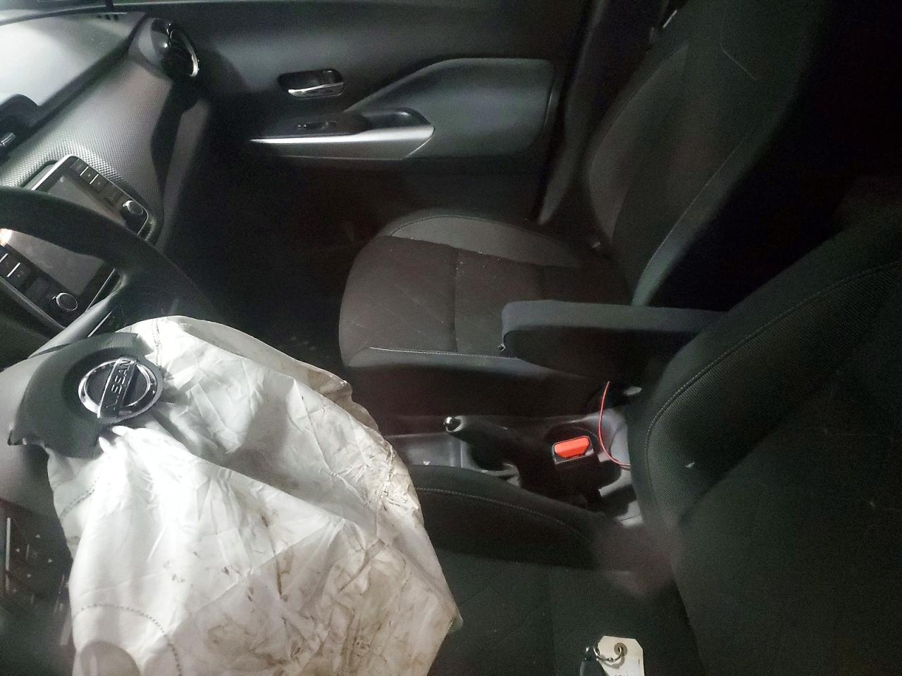 2019 NISSAN KICKS S photo 7