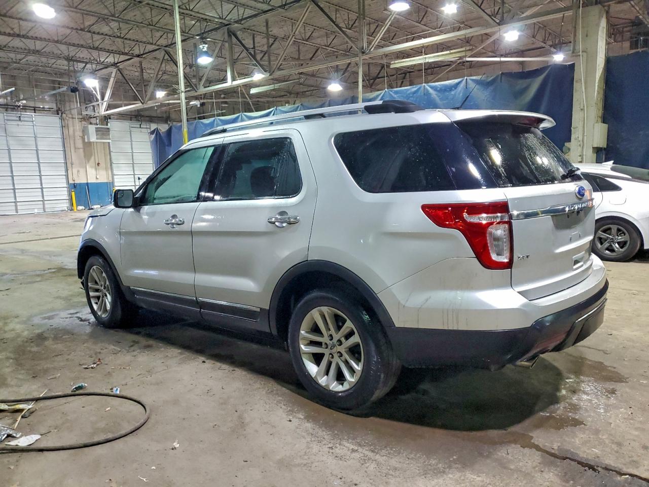 2011 FORD EXPLORER XLT photo 2