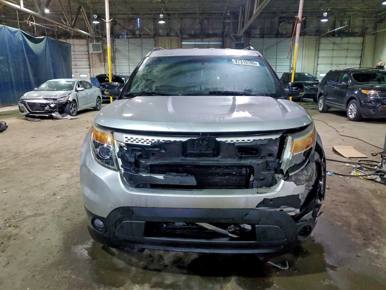 2011 FORD EXPLORER XLT photo 5