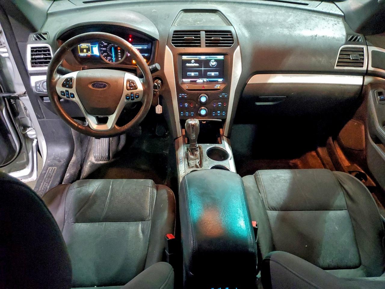2011 FORD EXPLORER XLT photo 8