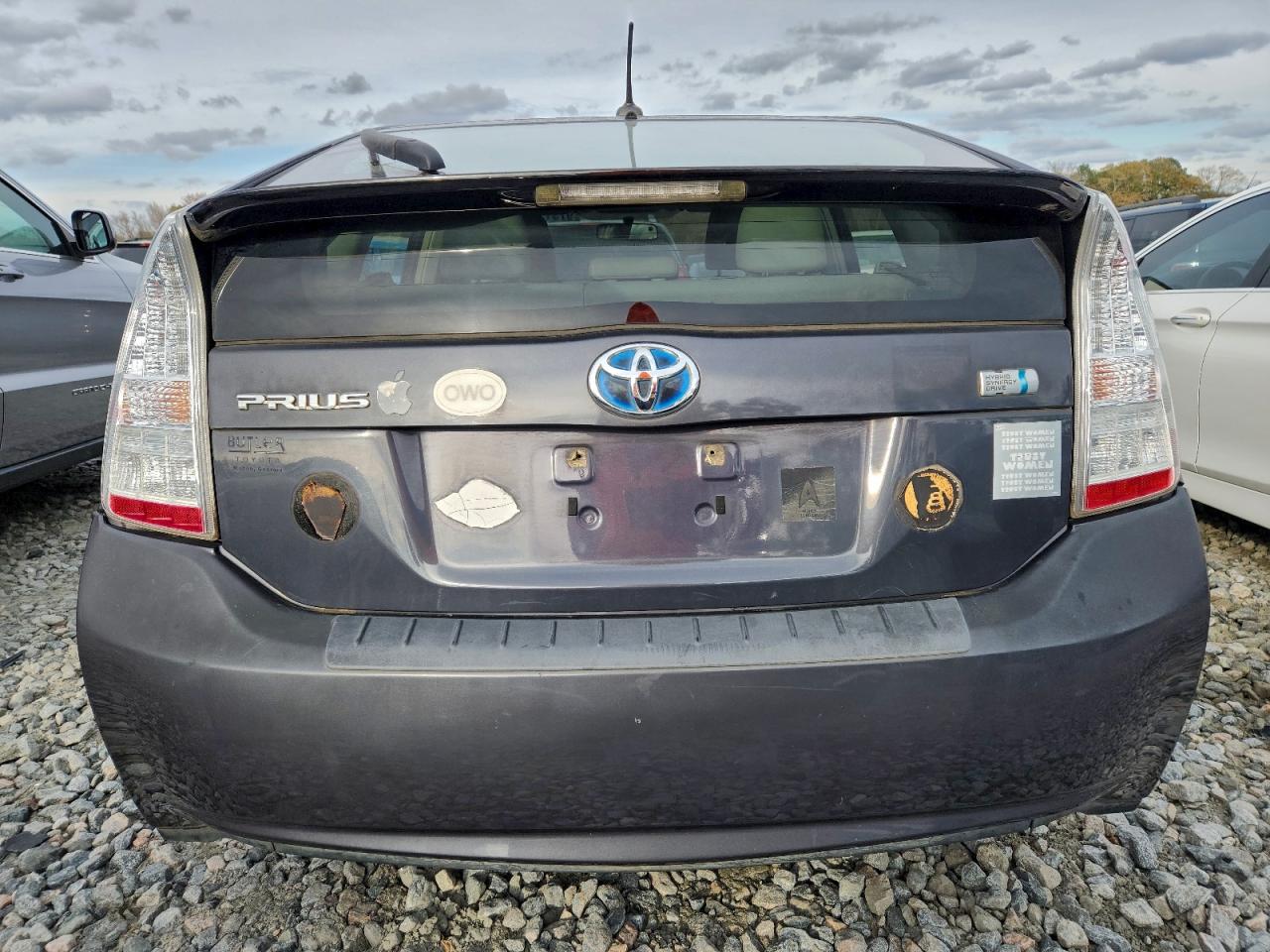 2010 TOYOTA PRIUS photo 11