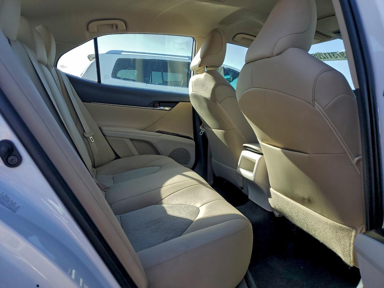 2019 TOYOTA CAMRY L photo 10