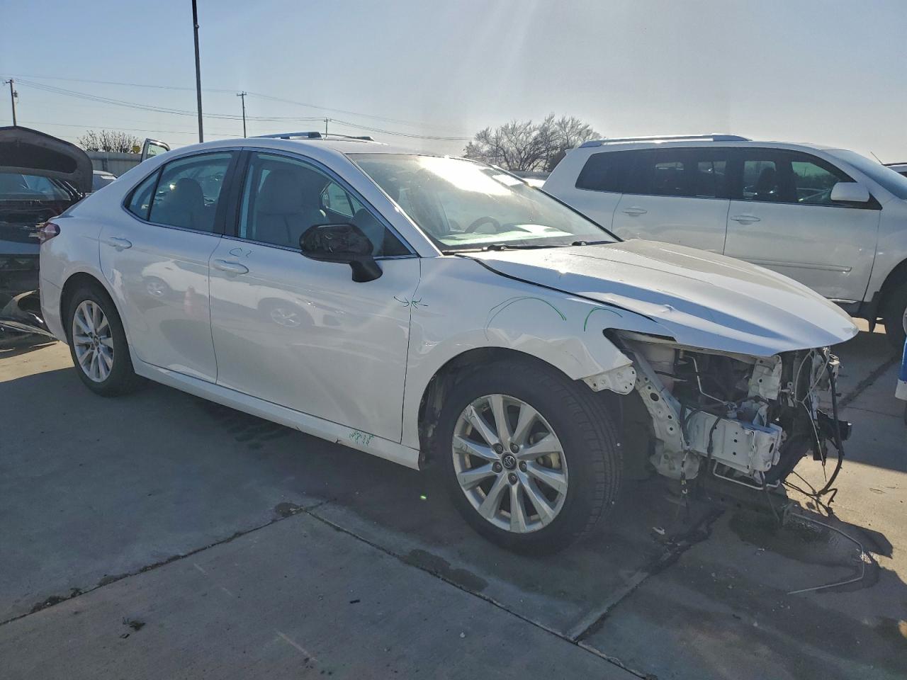 2019 TOYOTA CAMRY L photo 4