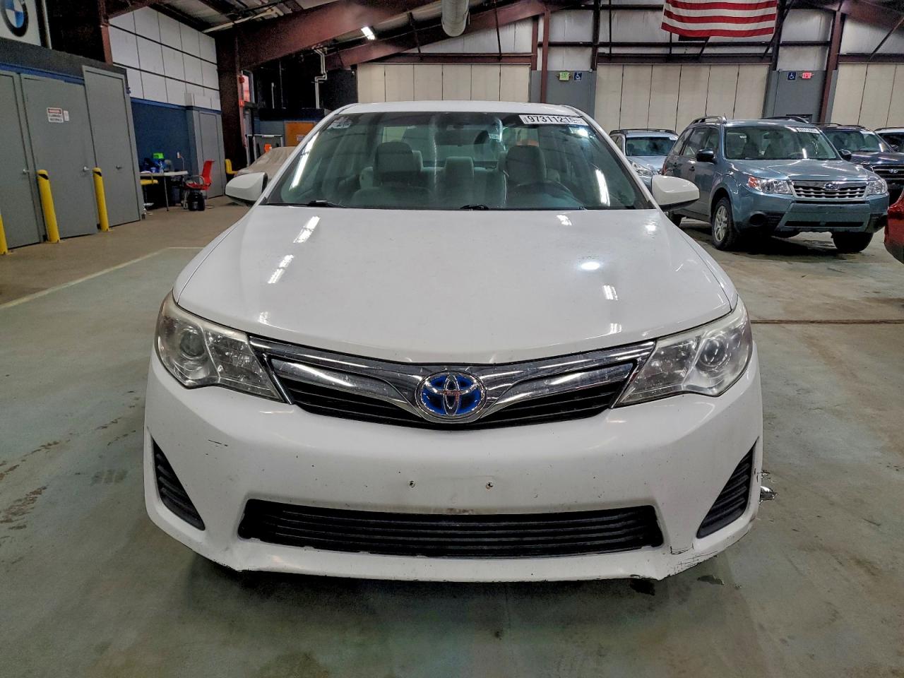 2013 TOYOTA CAMRY HYBRID photo 5