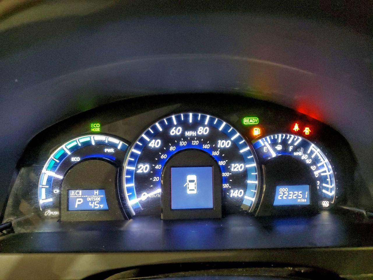 2013 TOYOTA CAMRY HYBRID photo 9