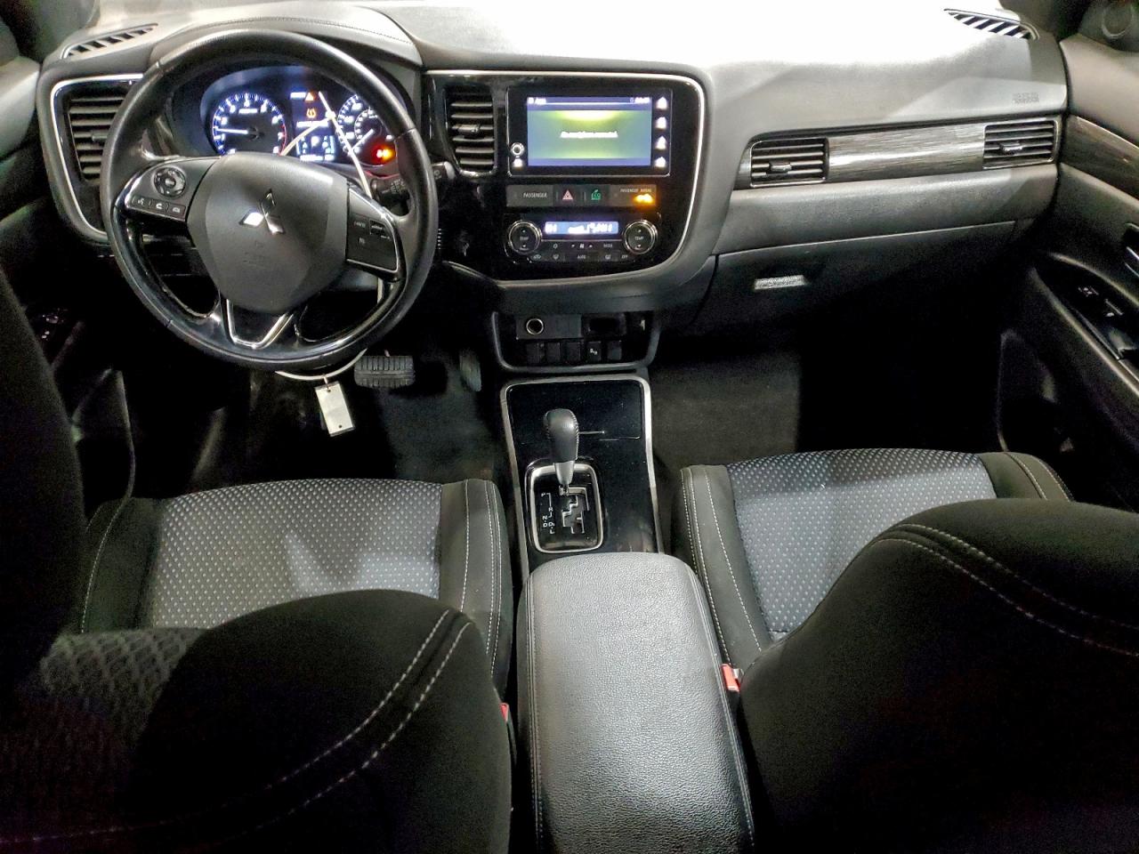 2018 MITSUBISHI OUTLANDER SE photo 22