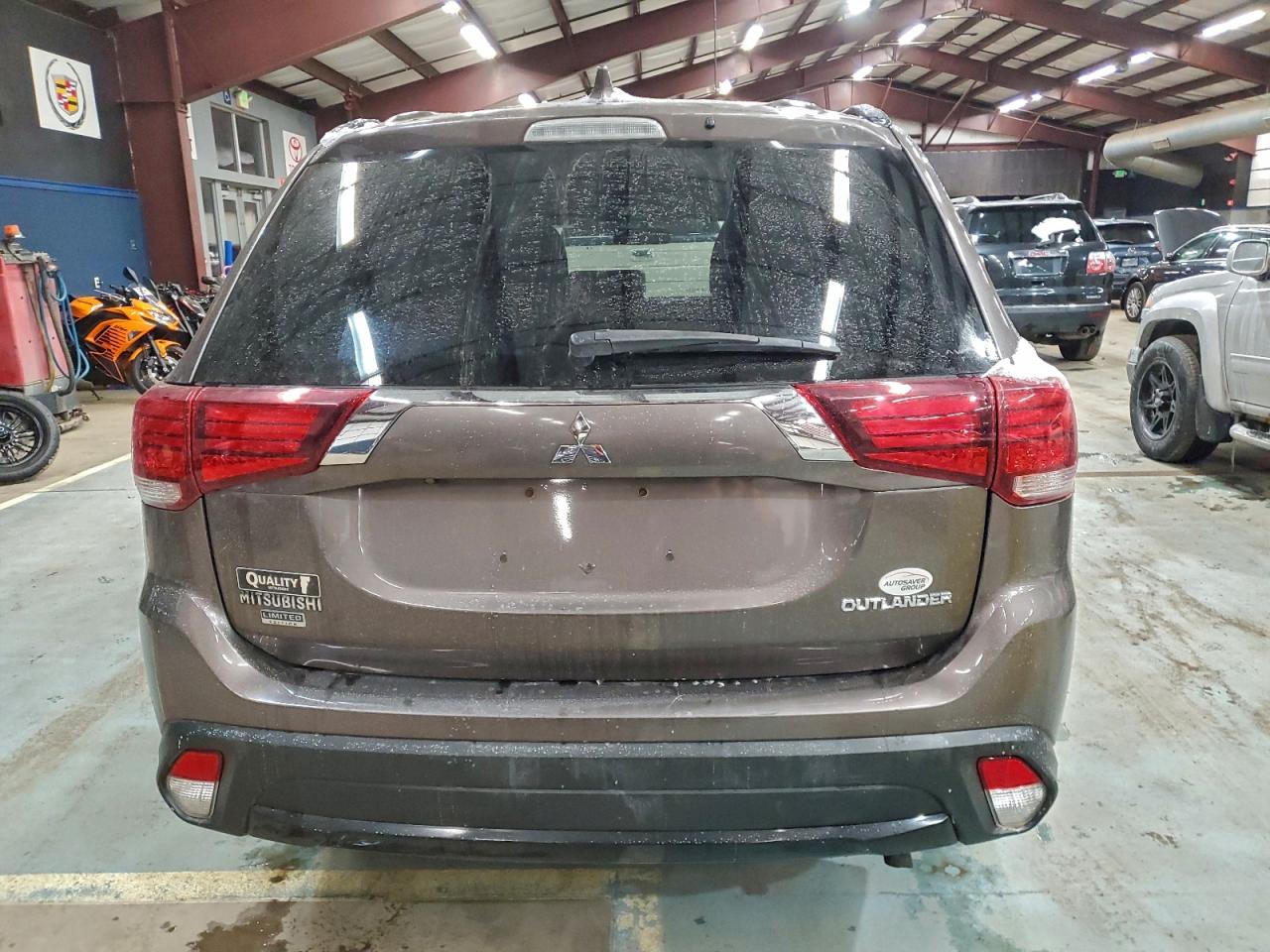 2018 MITSUBISHI OUTLANDER SE photo 16