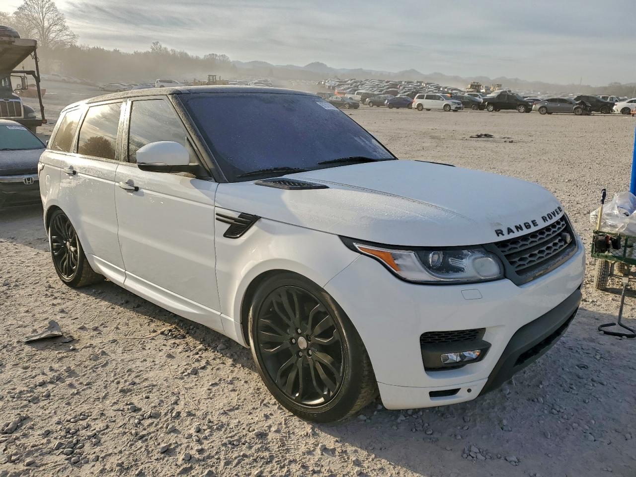 2016 LAND ROVER RANGE ROVER SPORT SE photo 4