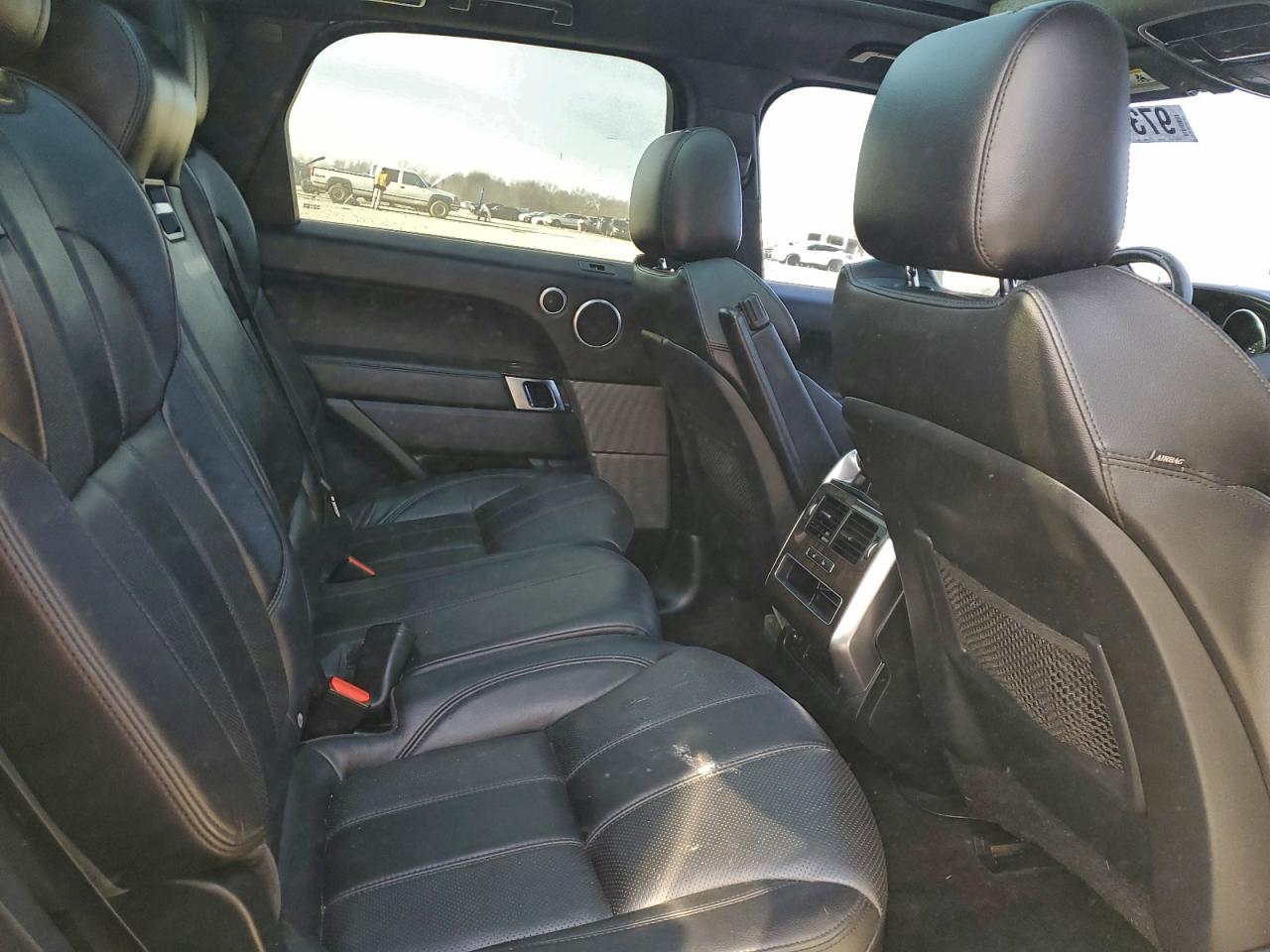 2016 LAND ROVER RANGE ROVER SPORT SE photo 11