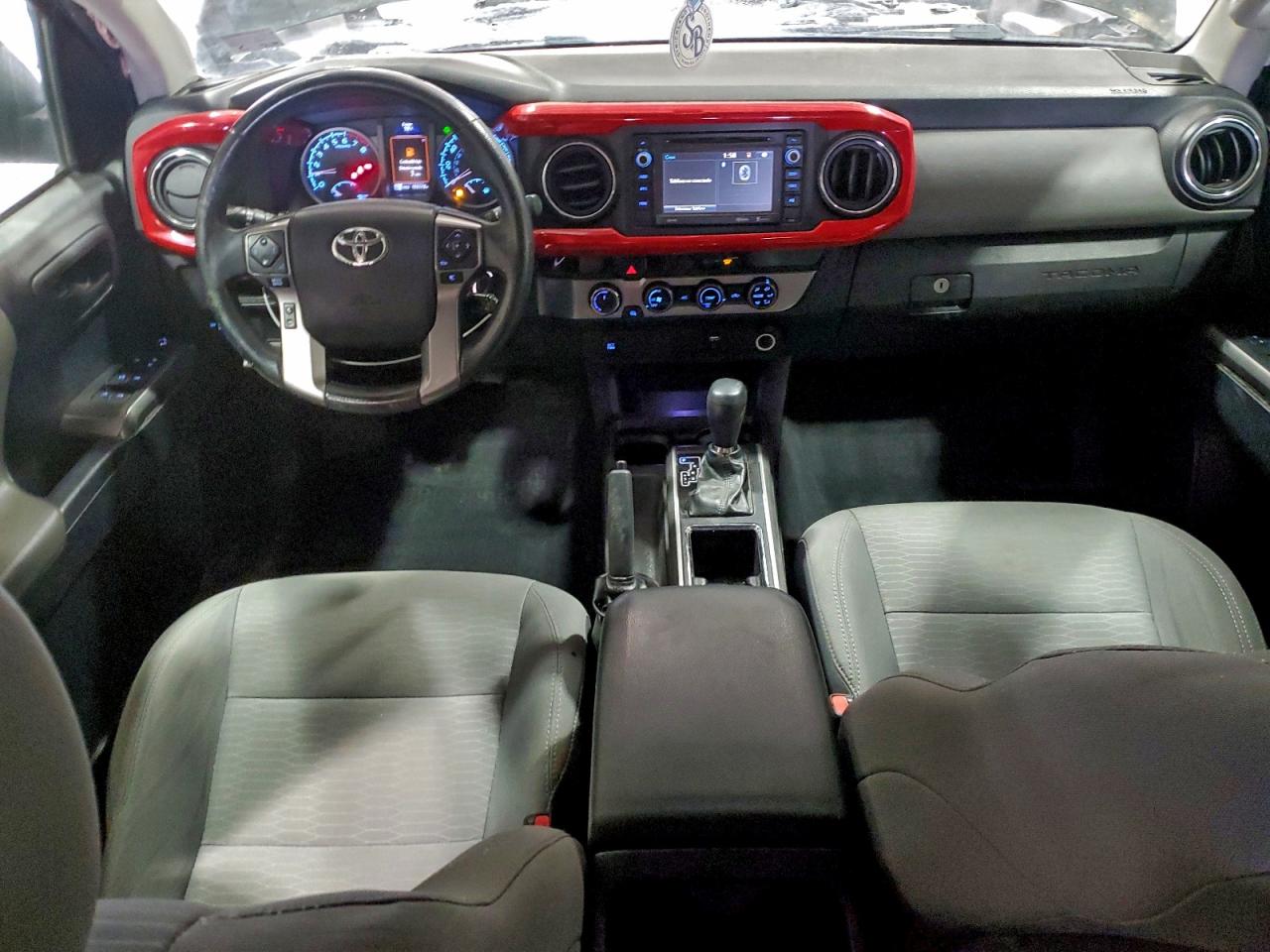 2017 TOYOTA TACOMA DOUBLE CAB photo 22
