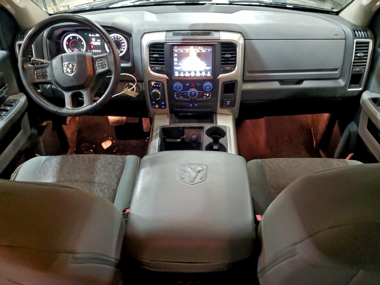 2015 RAM 1500 SLT photo 22