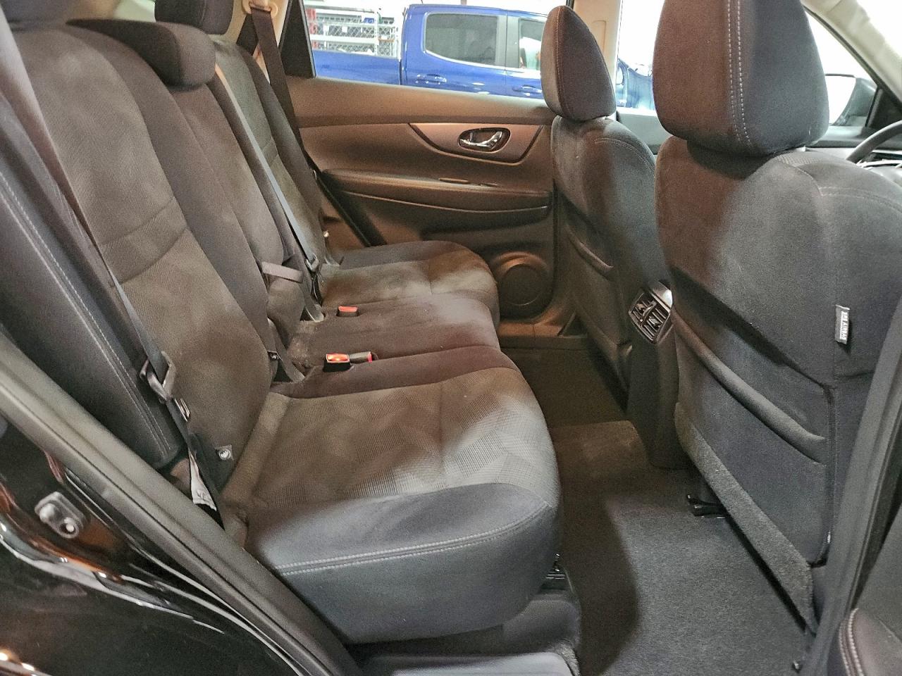 2016 NISSAN ROGUE SV photo 10