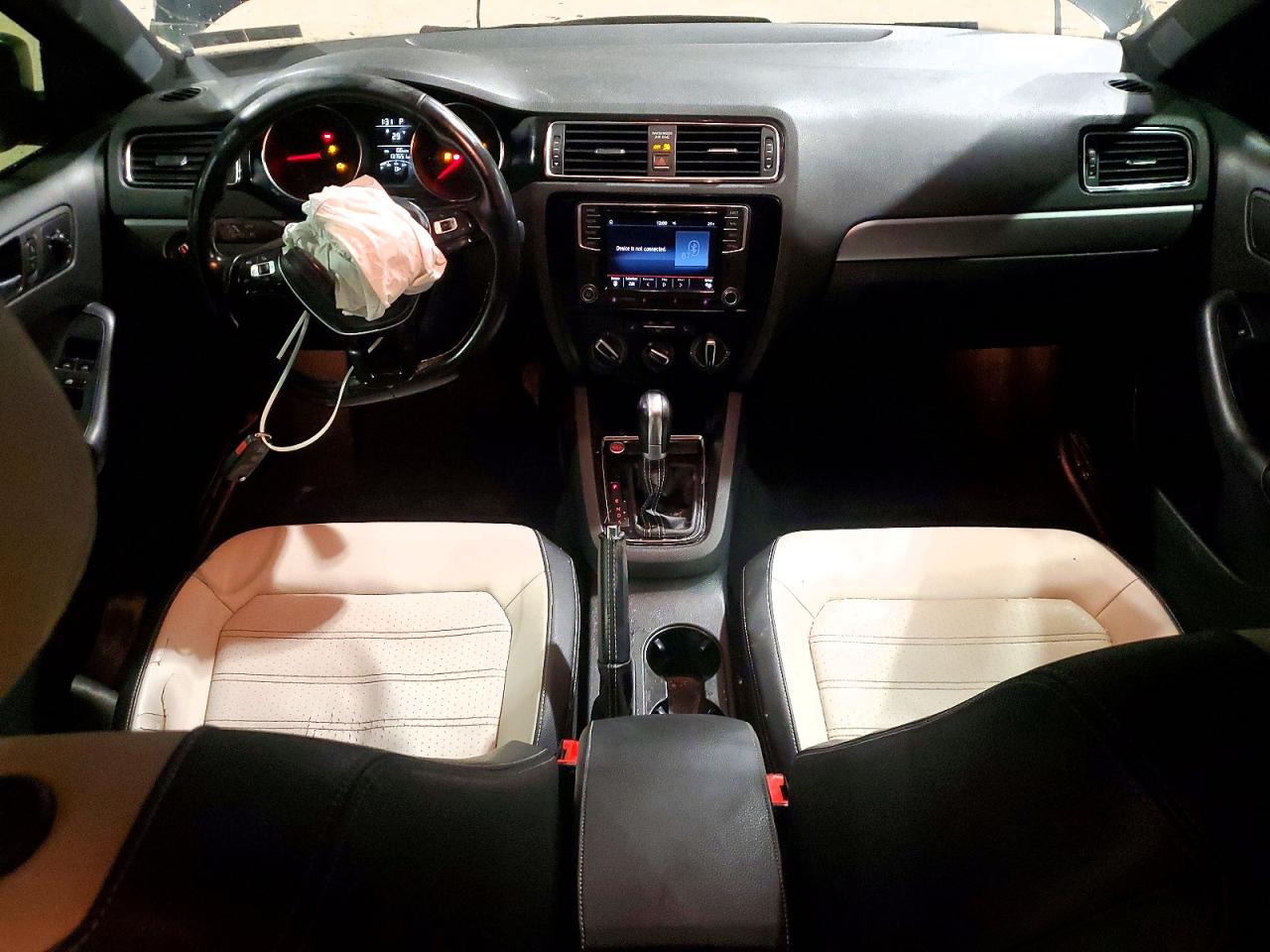 2016 VOLKSWAGEN JETTA SPORT photo 8