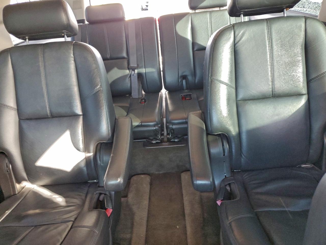 2009 CHEVROLET SUBURBAN C1500 LT photo 10