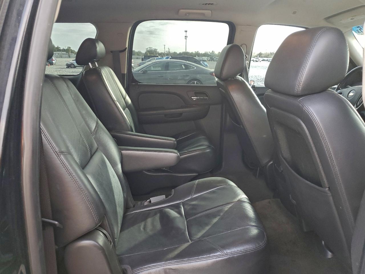 2009 CHEVROLET SUBURBAN C1500 LT photo 11