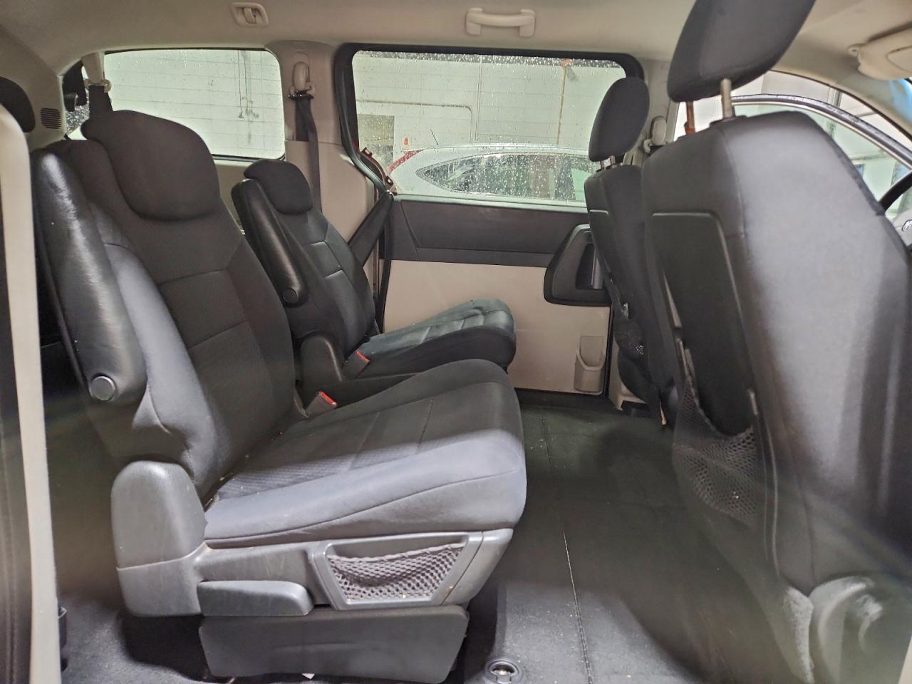 2010 DODGE GRAND CARAVAN SE photo 11