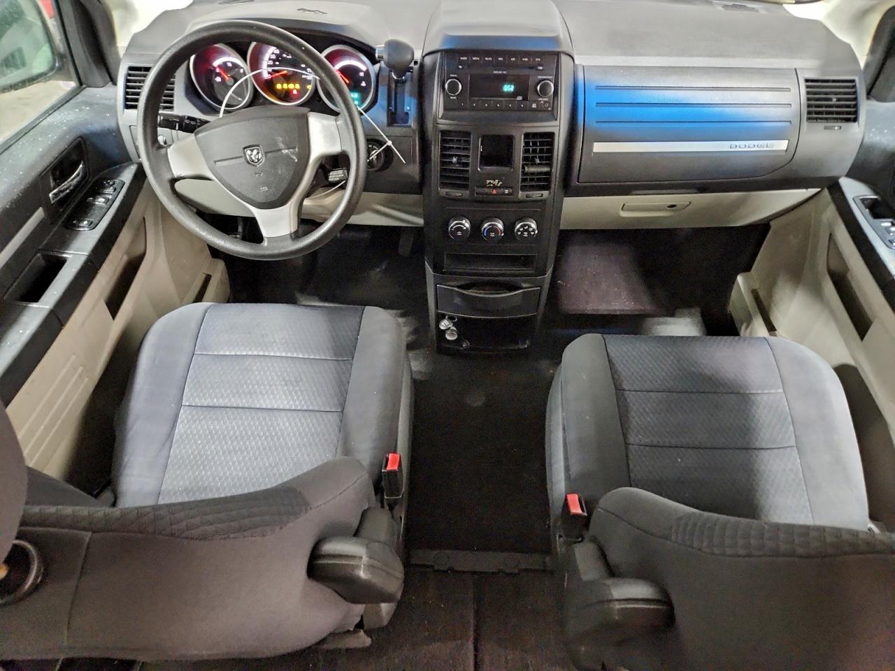 2010 DODGE GRAND CARAVAN SE photo 8