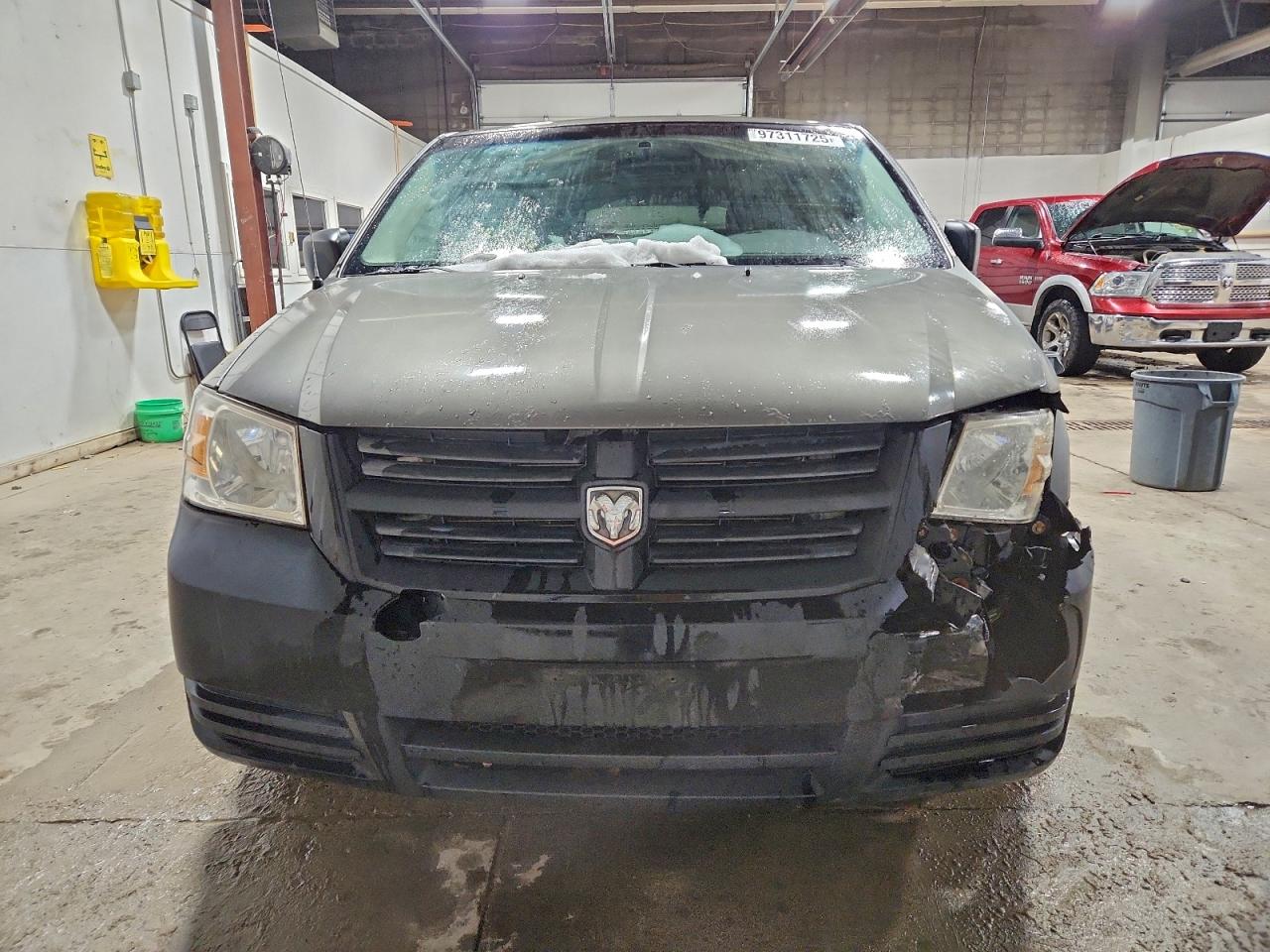 2010 DODGE GRAND CARAVAN SE photo 5