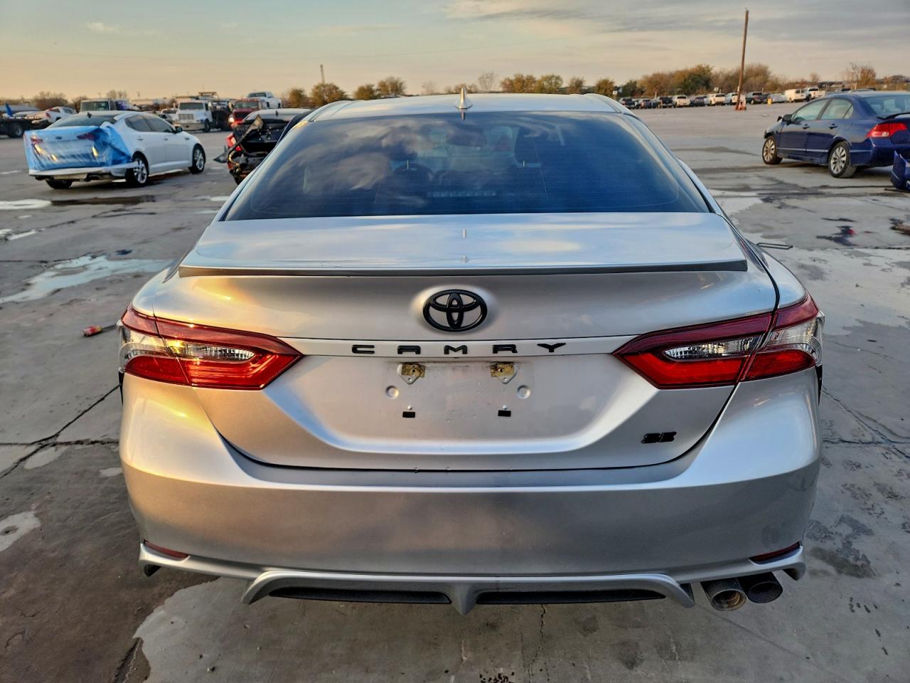 2022 TOYOTA CAMRY SE photo 11