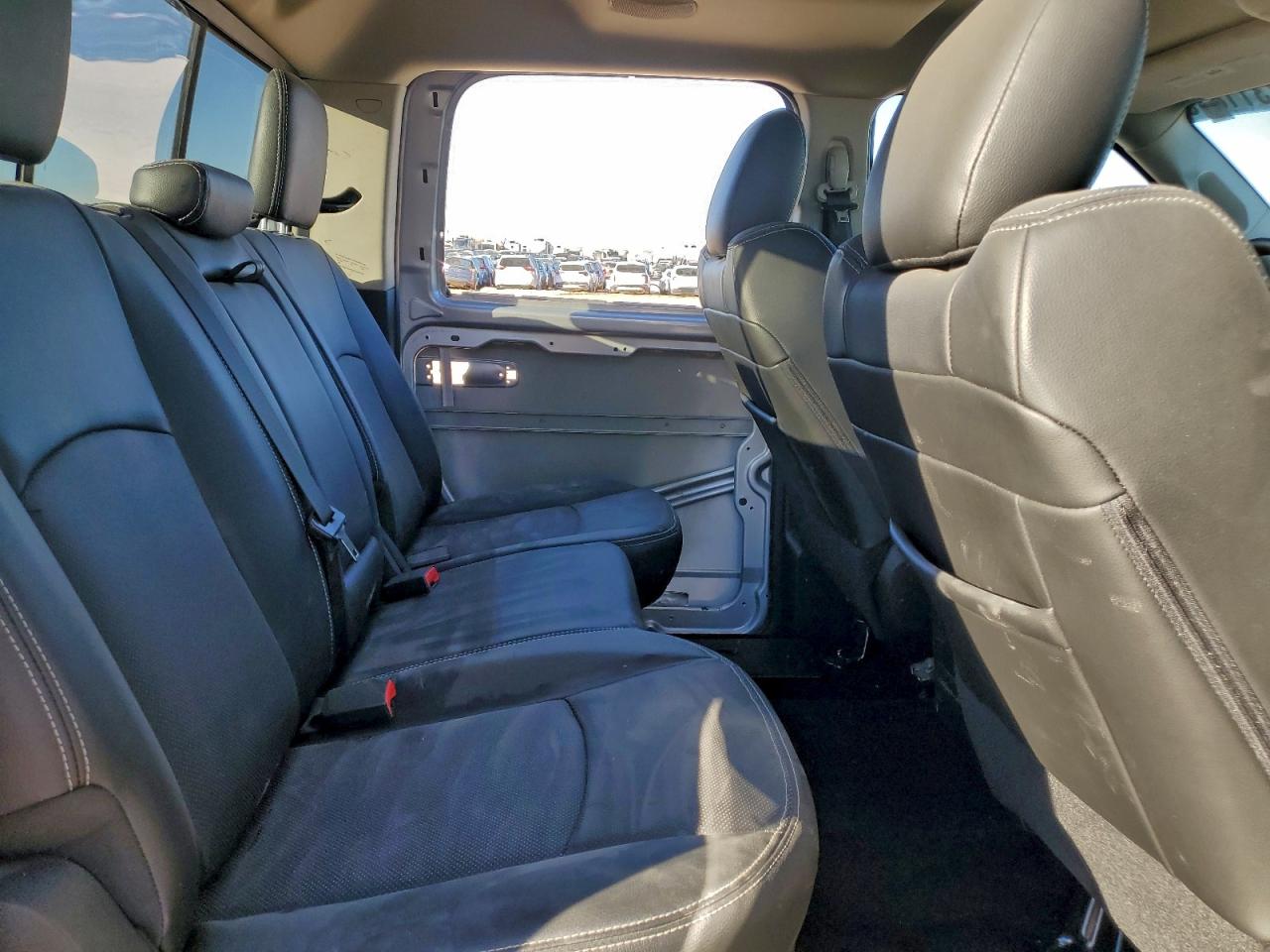 2014 RAM 1500 LARAMIE photo 10