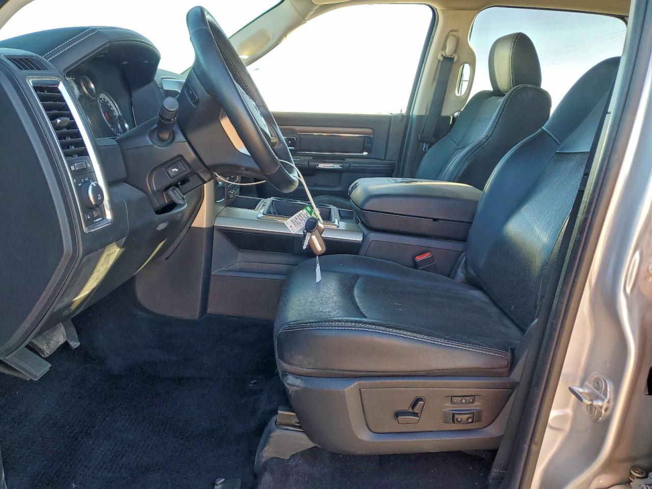 2014 RAM 1500 LARAMIE photo 7