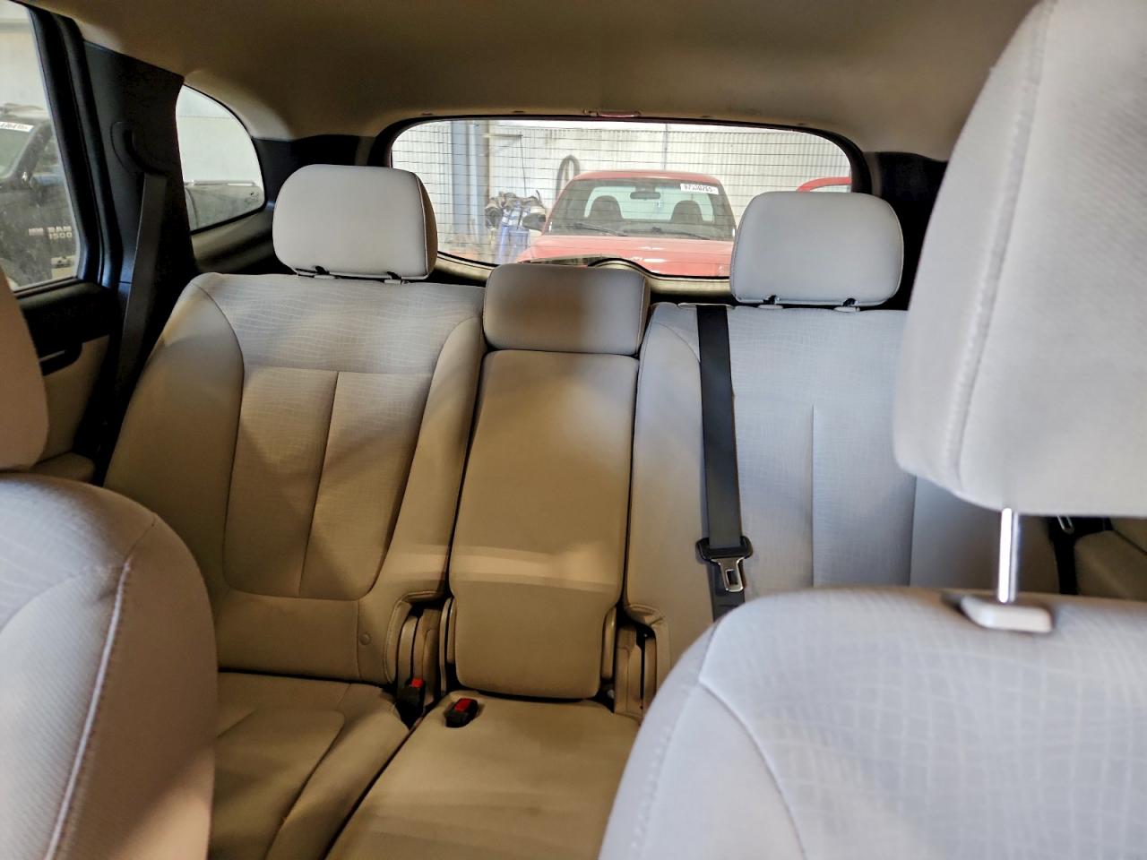 2011 HYUNDAI SANTA FE GLS photo 19
