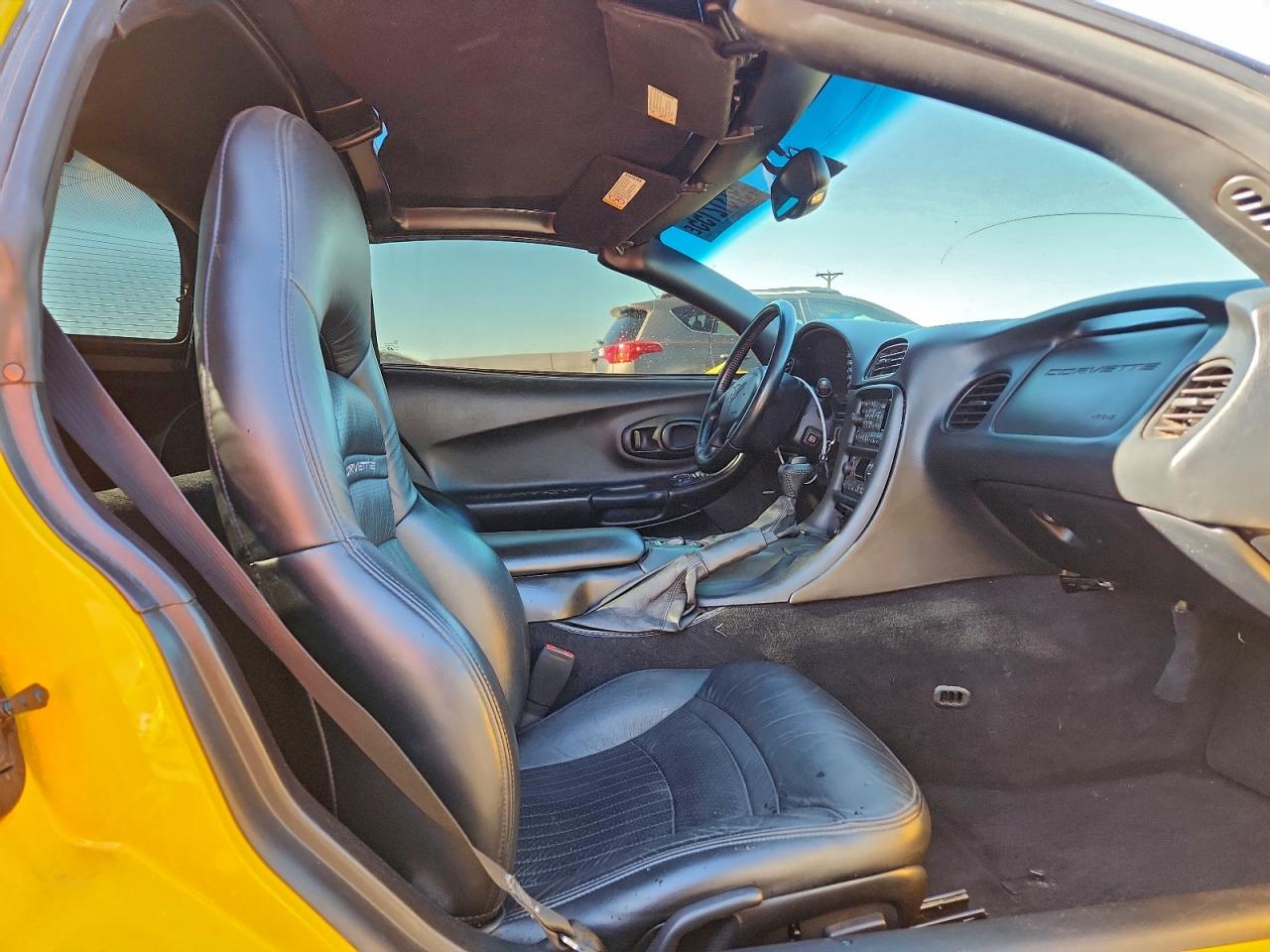 2001 CHEVROLET CORVETTE photo 19