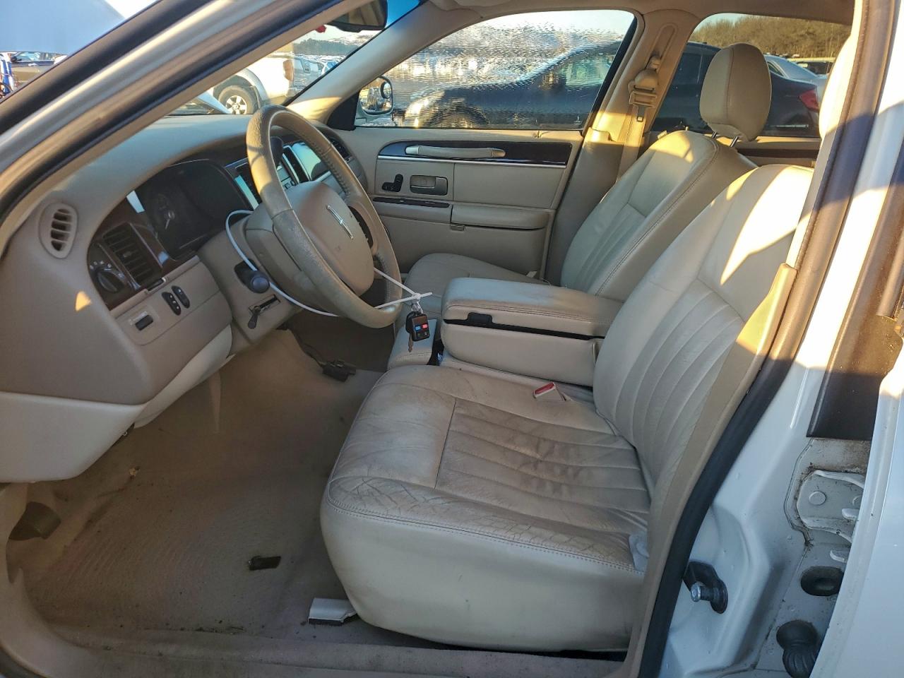2007 LINCOLN TOWN CAR SIGNATURE photo 7